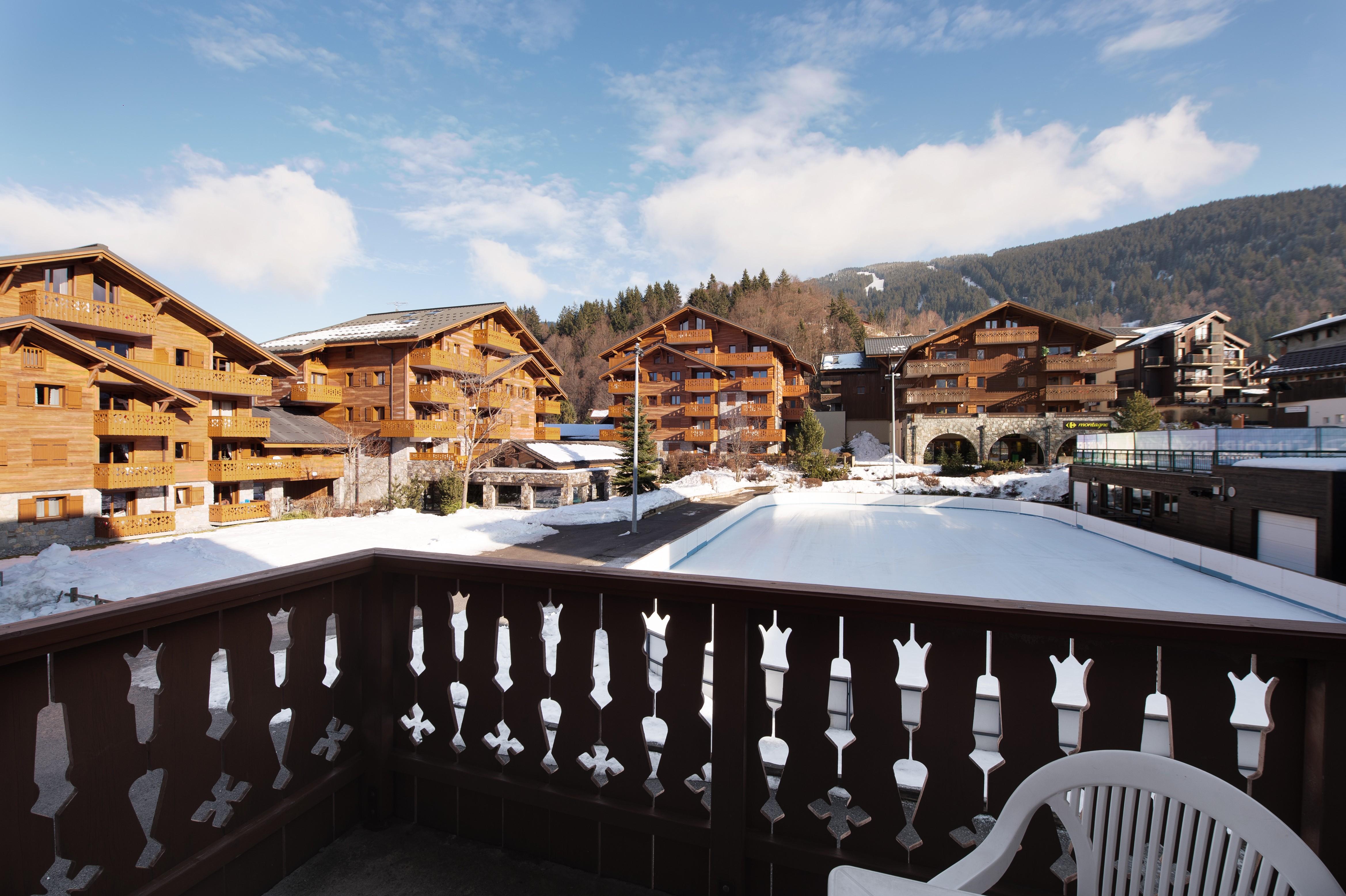 Residence Pierre & Vacances Premium Les Fermes Du Soleil Les Carroz d'Araches Exterior photo