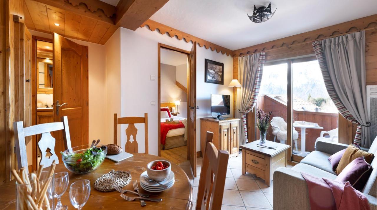 Residence Pierre & Vacances Premium Les Fermes Du Soleil Les Carroz d'Araches Exterior photo