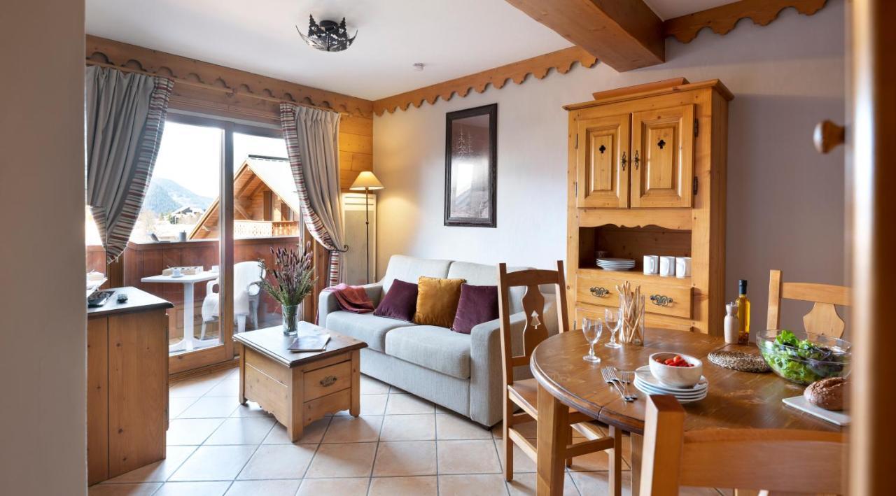 Residence Pierre & Vacances Premium Les Fermes Du Soleil Les Carroz d'Araches Exterior photo
