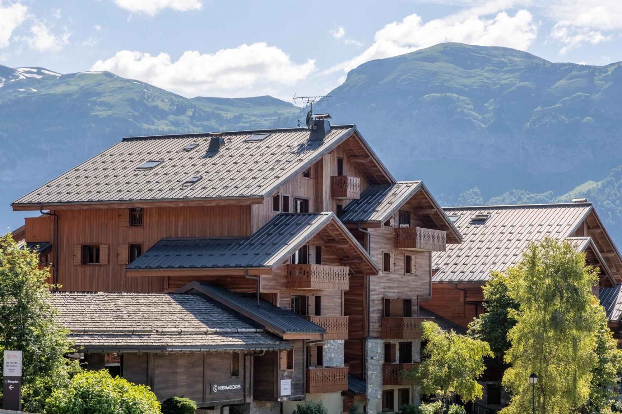 Residence Pierre & Vacances Premium Les Fermes Du Soleil Les Carroz d'Araches Exterior photo